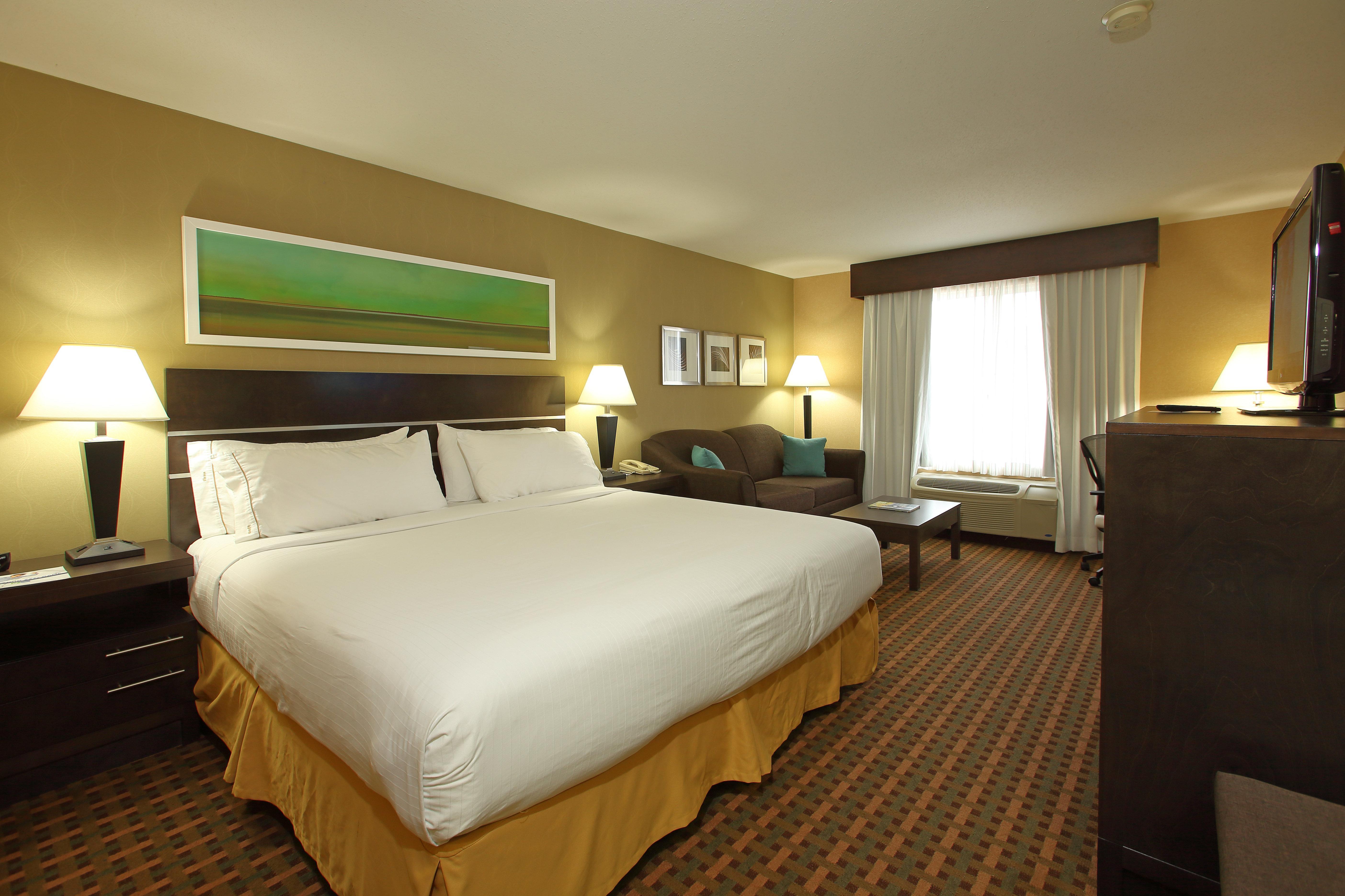 Express & By Ihg Hotel 3*
