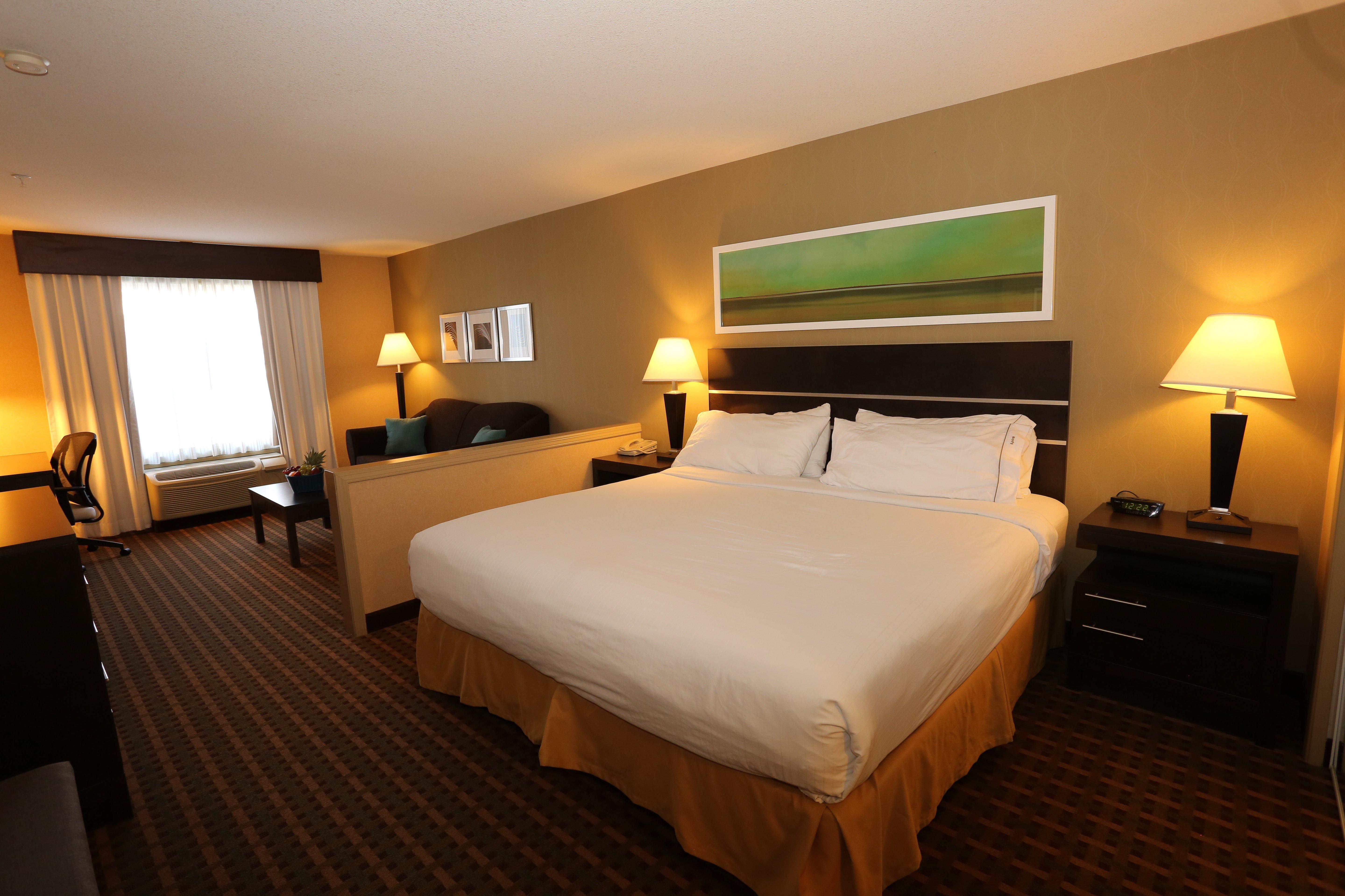 Express & By Ihg Vernon