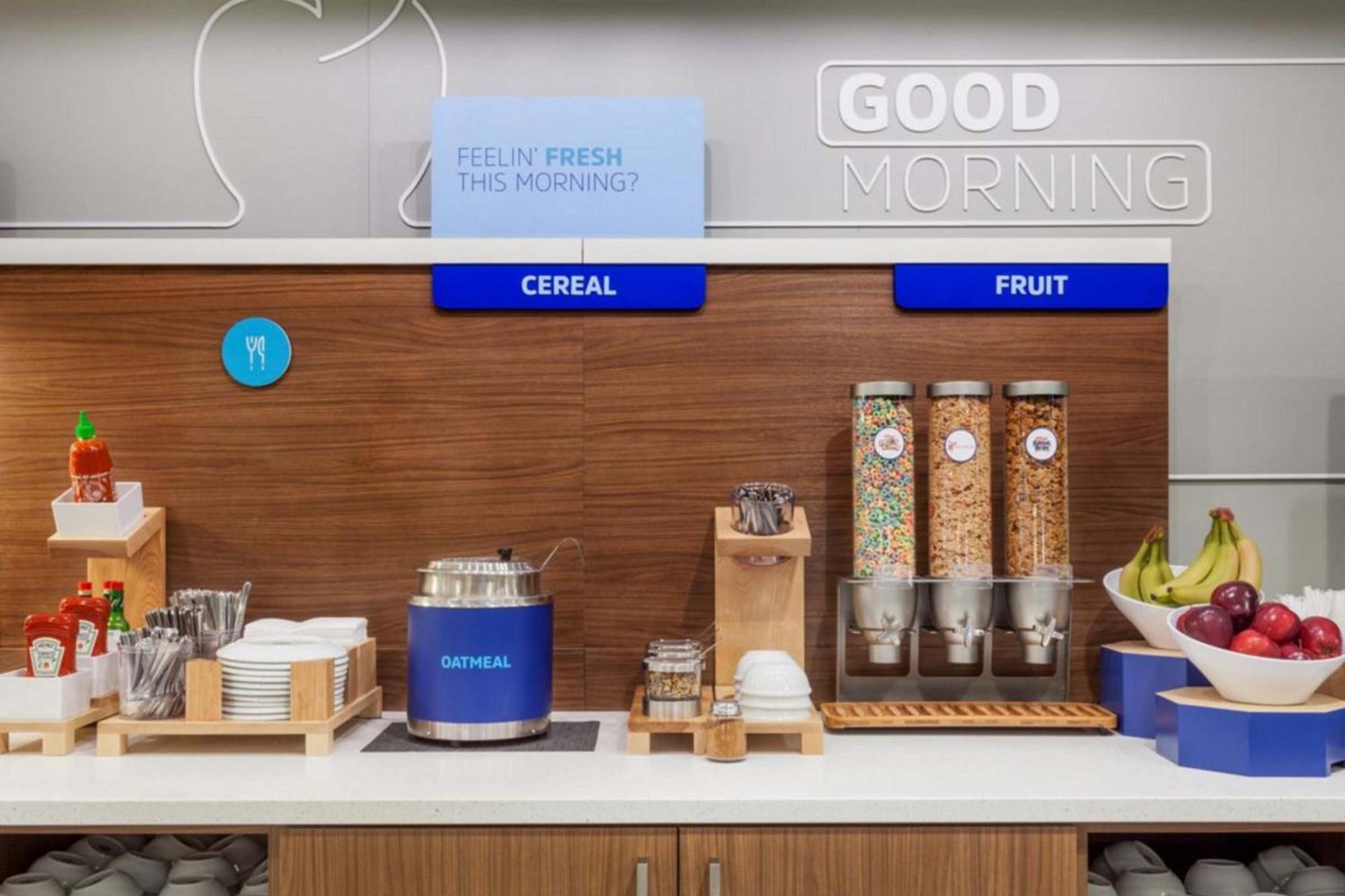 Hotel Express & By Ihg Vernon