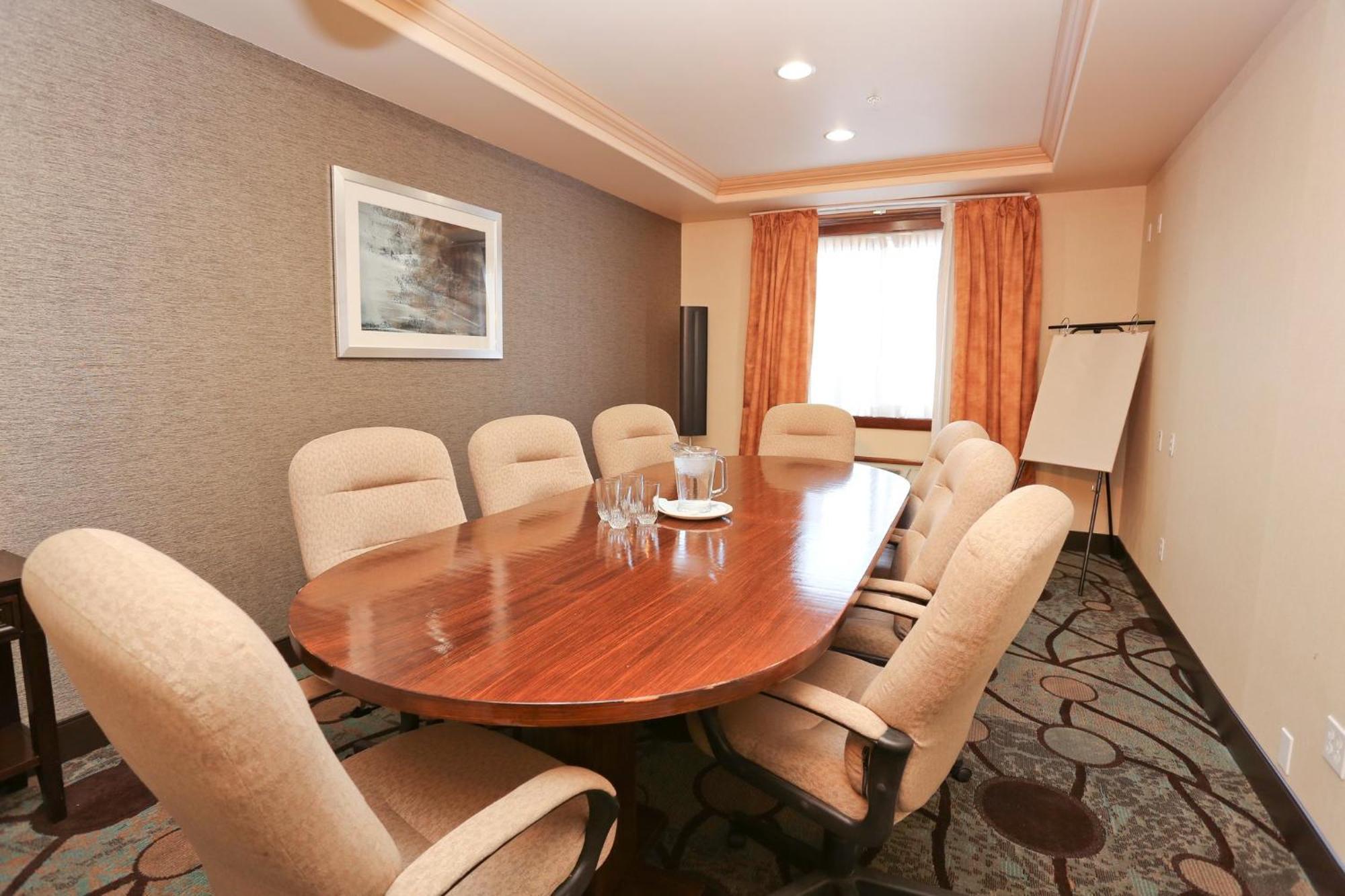Express & By Ihg 3*