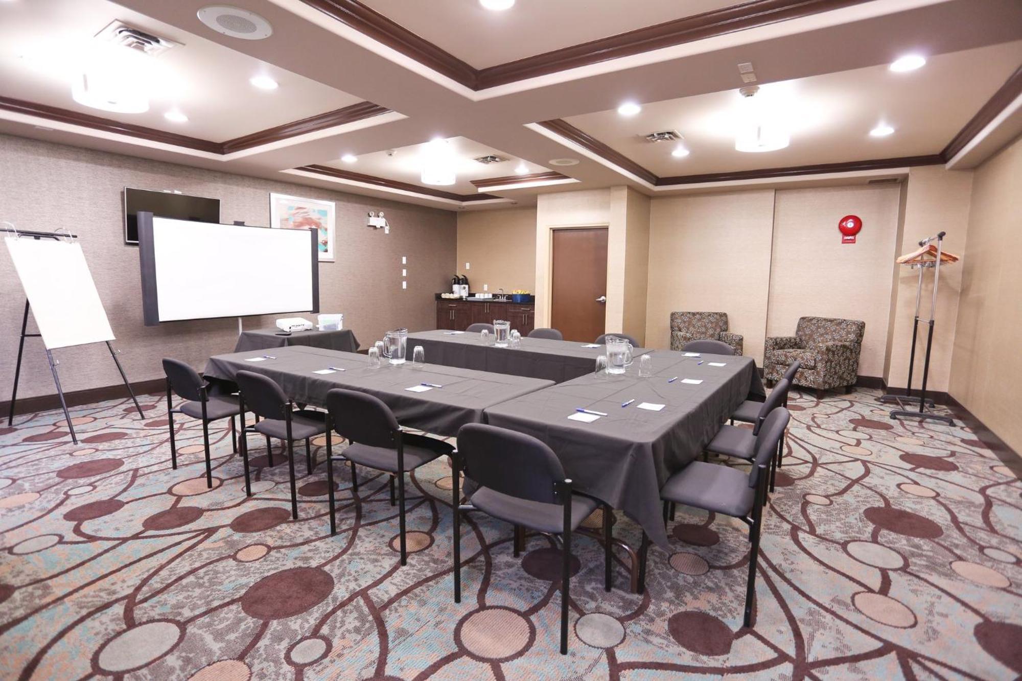 Express & By Ihg Vernon