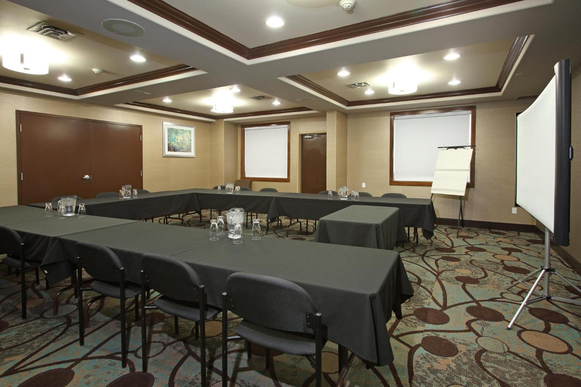 Express & By Ihg 3* Vernon